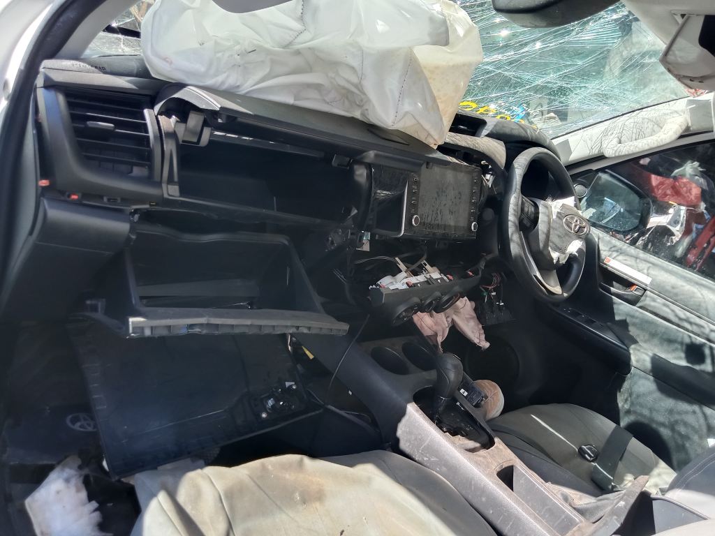 Toyota Hilux 2024 White Wrecking