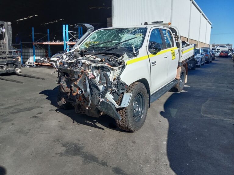 Toyota Hilux 2024 White Wrecking