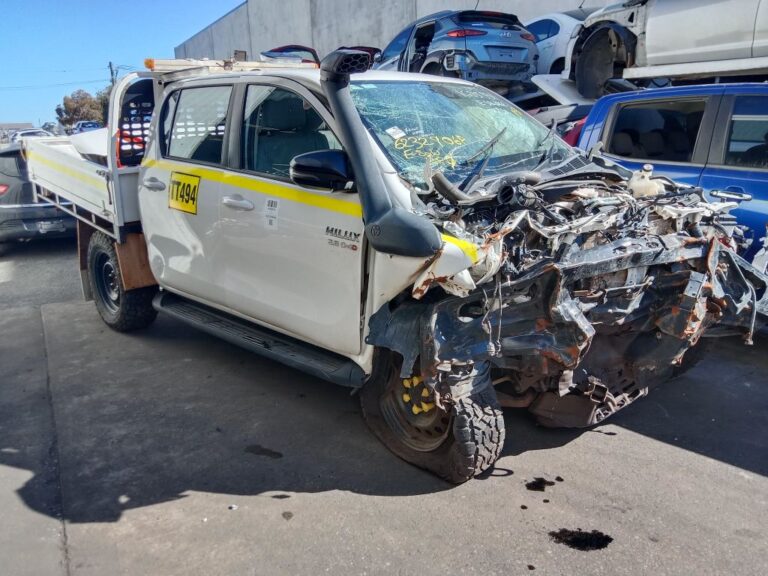 Toyota Hilux 2024 White Wrecking