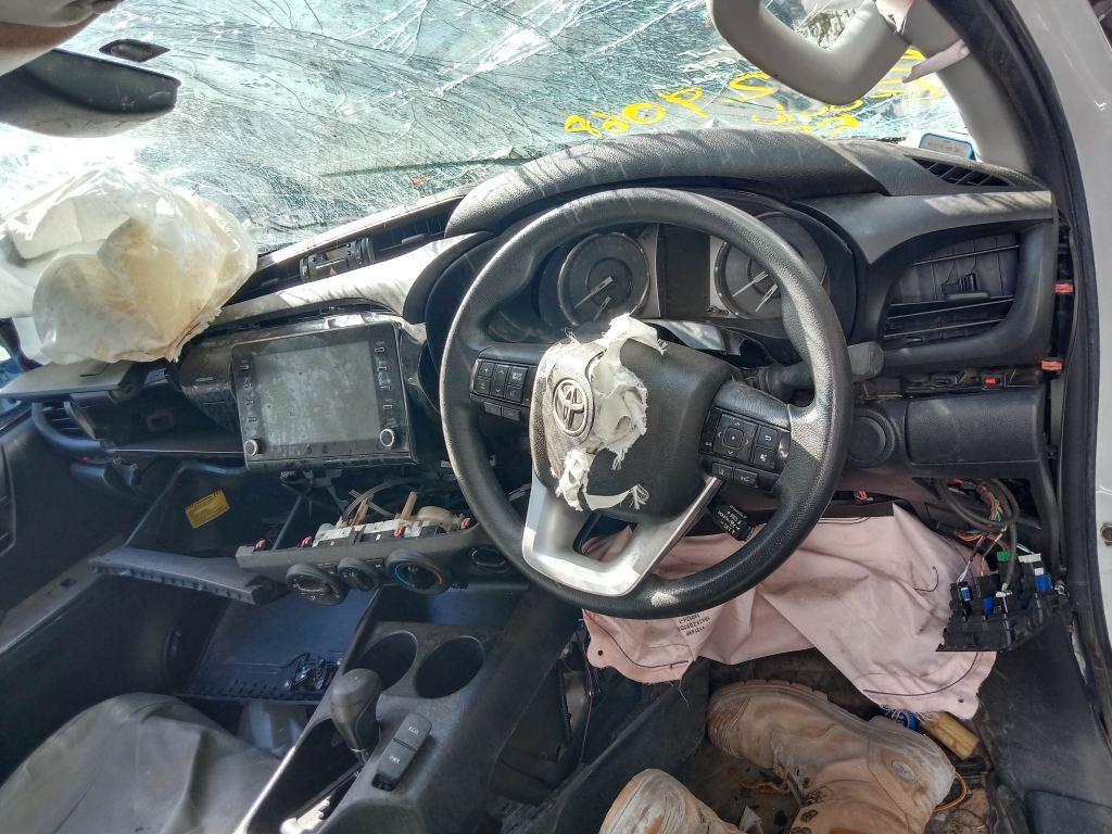 Toyota Hilux 2024 White Wrecking