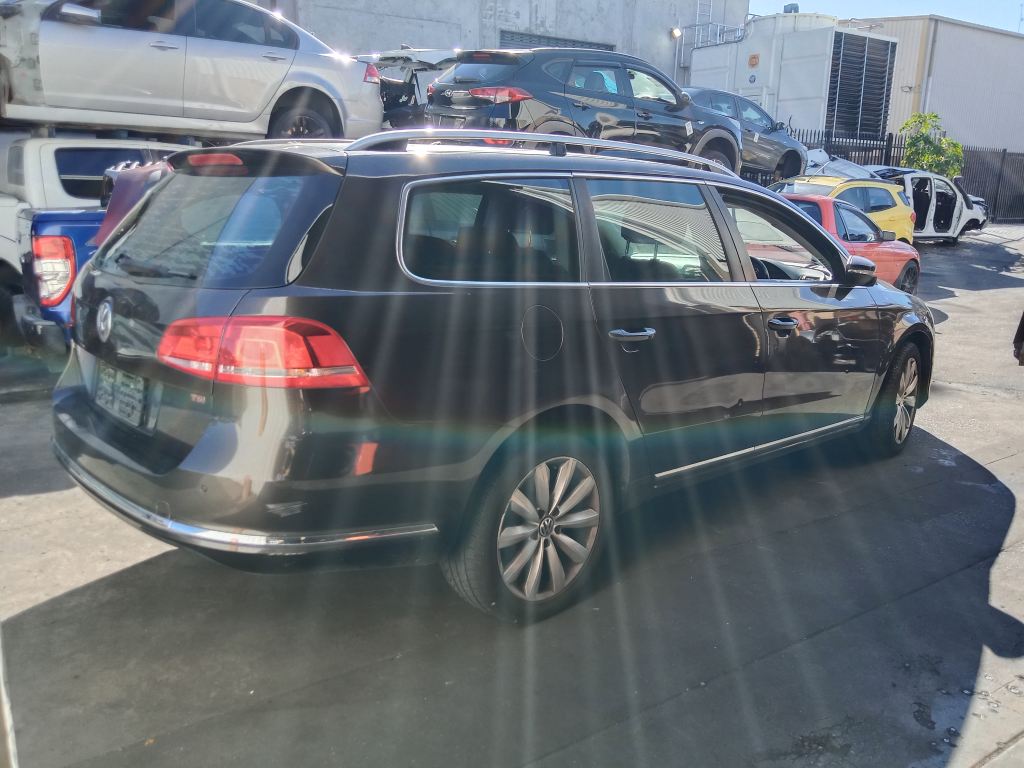 Volkswagen Passat Wagon TSI 2012 Grey Wrecking