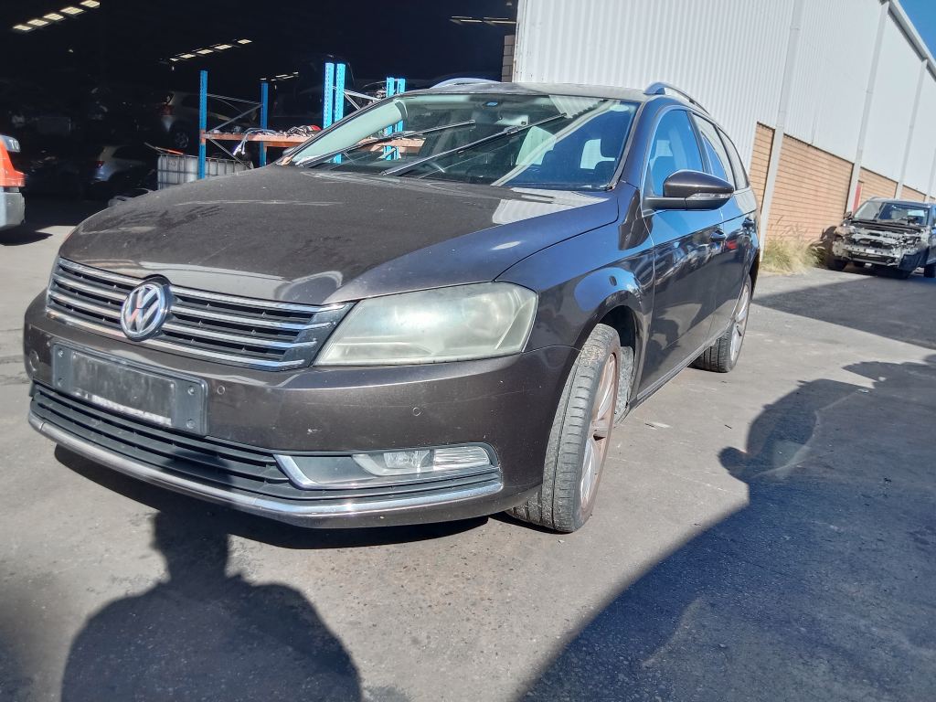 Volkswagen Passat Wagon TSI 2012 Grey Wrecking