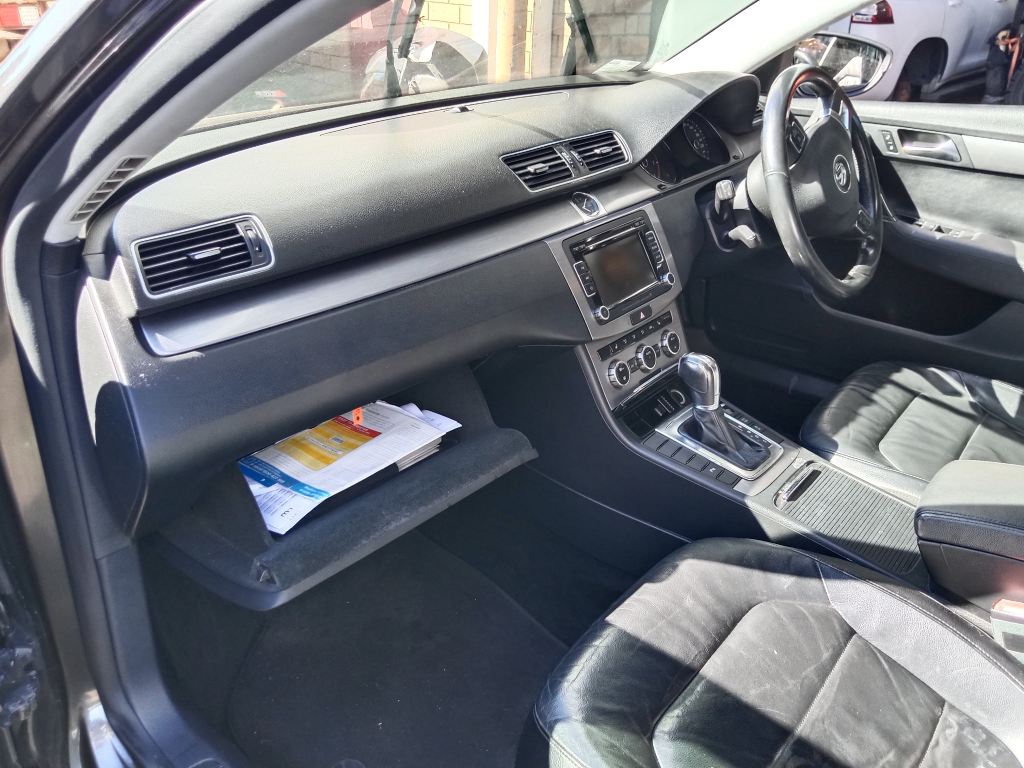 Volkswagen Passat Wagon TSI 2012 Grey Wrecking