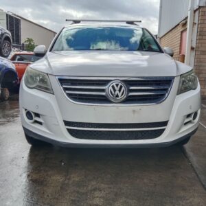 Volkswagen Tiguan 2010 White Wrecking