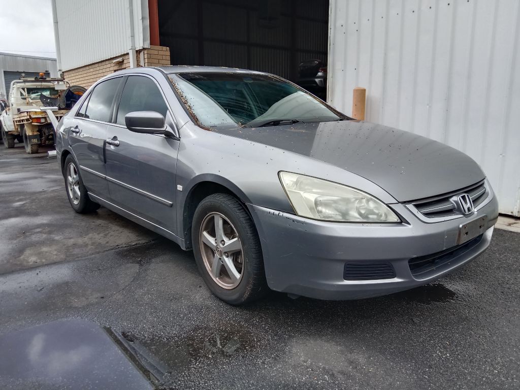Honda Accord 2005 Grey Wrecking