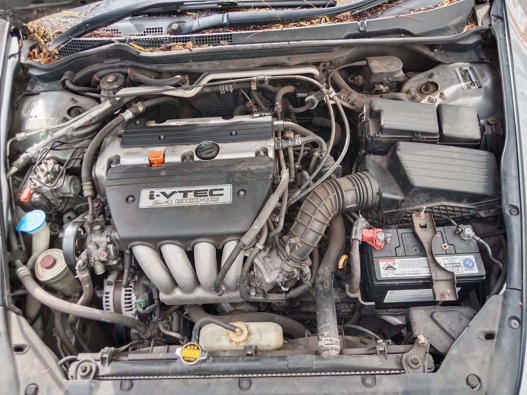Honda Accord 2005 Grey Wrecking