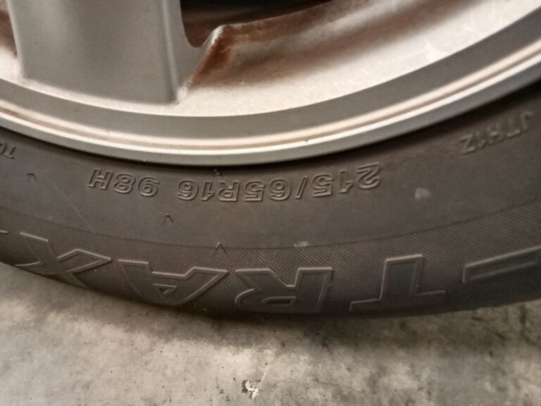 Honda CRV 2006 Silver Wrecking