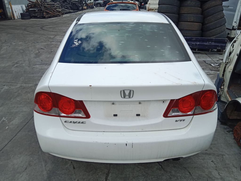 Honda Civic 2007 White Wrecking