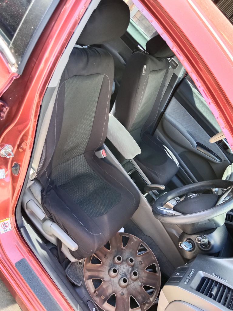 Honda Civic 2010 orange Wrecking