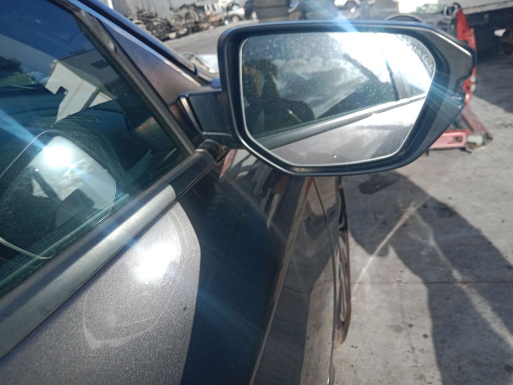 Honda Civic 2016 Grey Wrecking