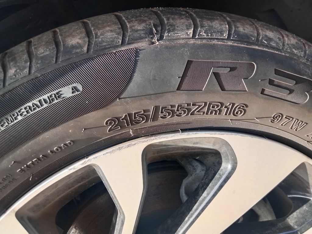 Honda Civic 2016 Grey Wrecking