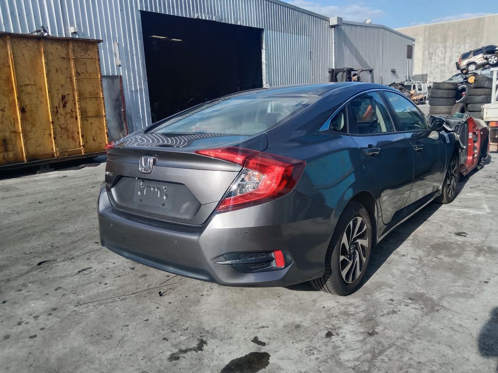 Honda Civic 2016 Grey Wrecking
