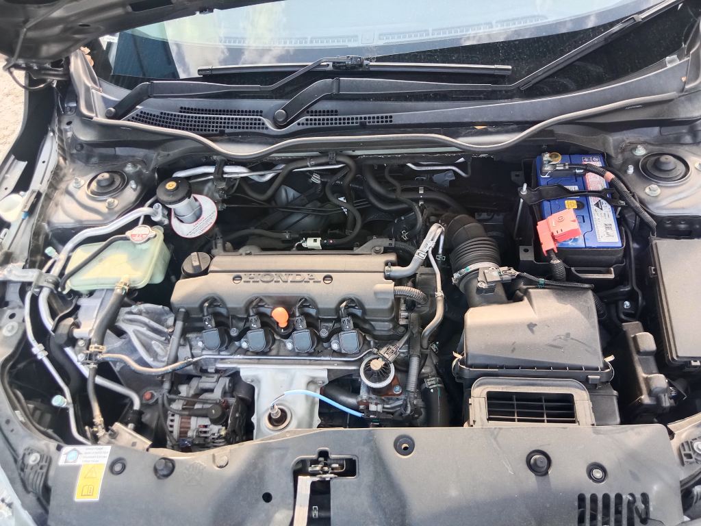 Honda Civic 2016 Grey Wrecking