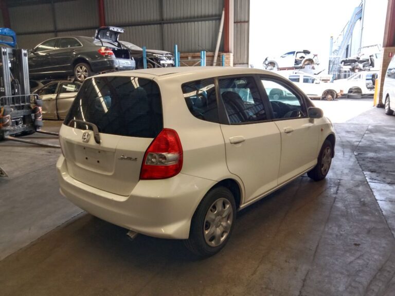 Honda jazz 2005 White Wrecking