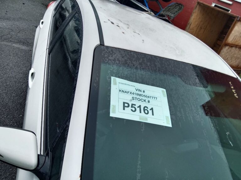 Kia Cerato 2013 White Wrecking