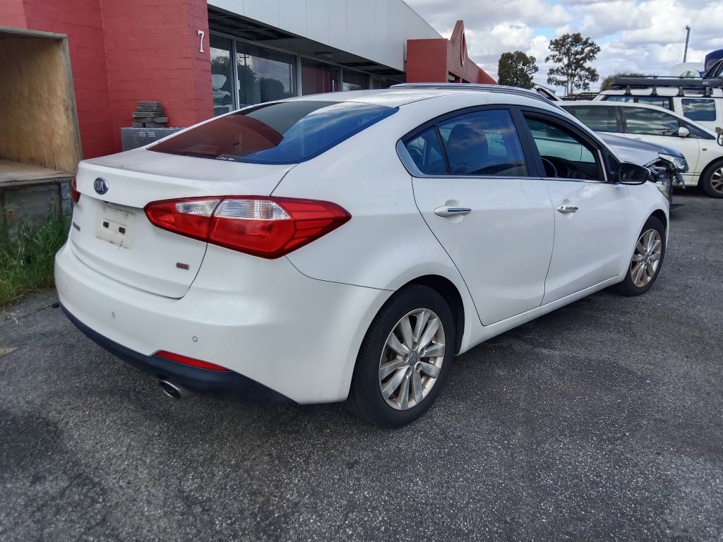 Kia Cerato 2013 White Wrecking