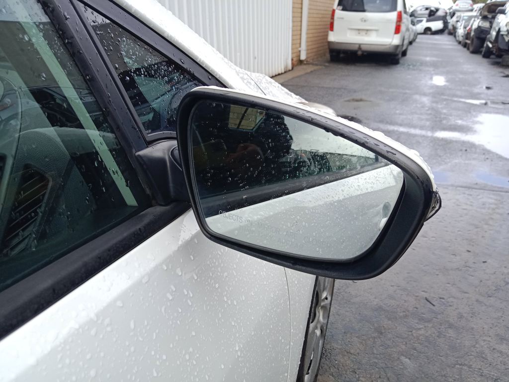 Kia Cerato 2014 hatchback White Wrecking