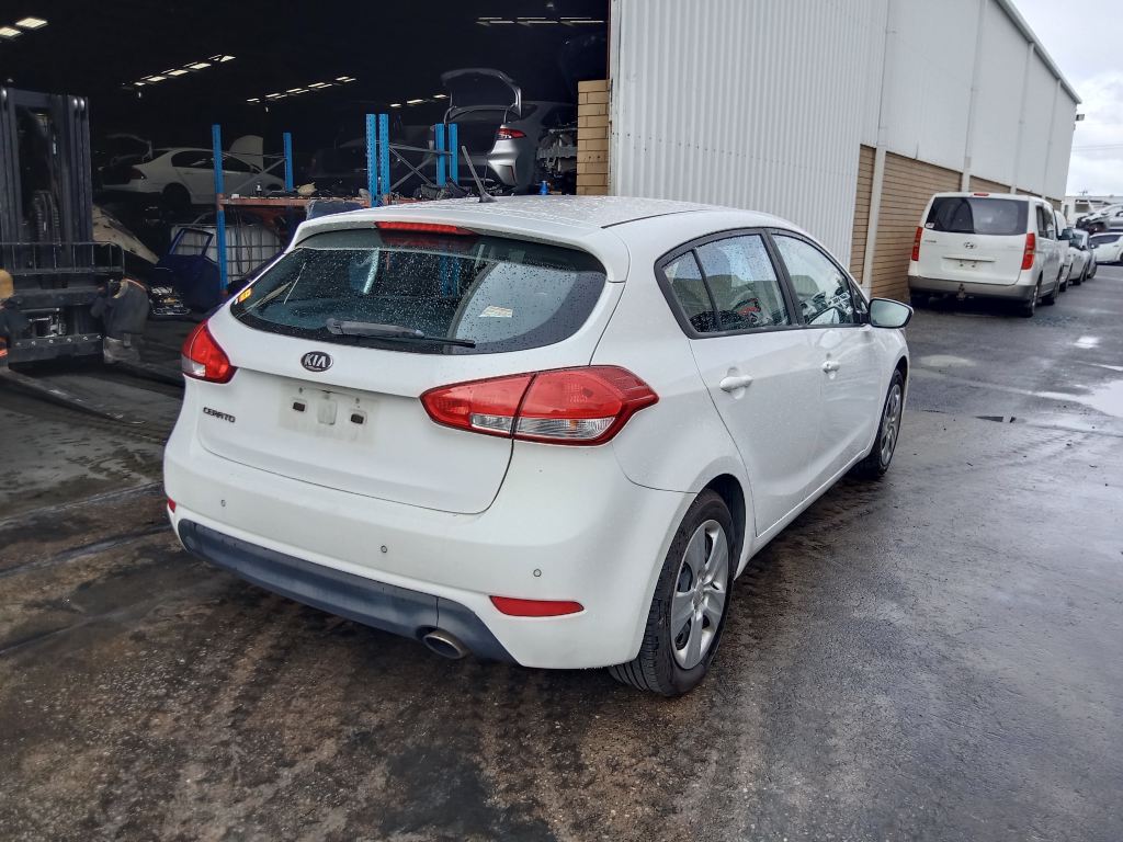 Kia Cerato 2014 hatchback White Wrecking
