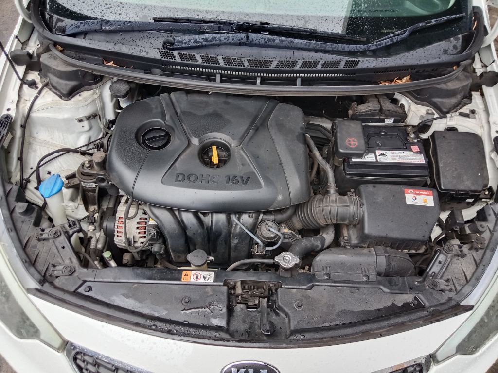 Kia Cerato 2014 hatchback White Wrecking