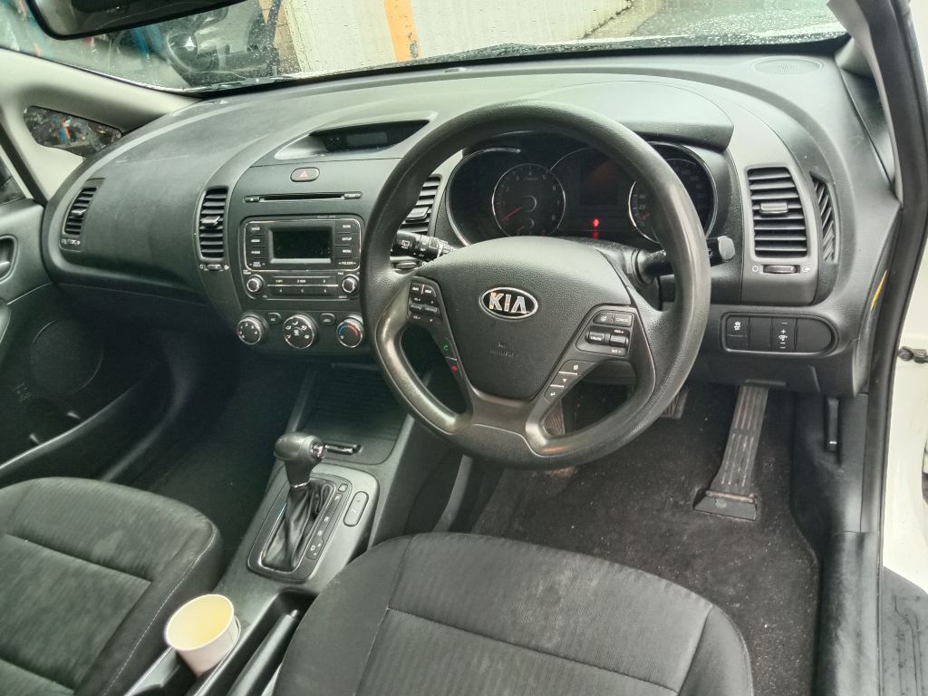 Kia Cerato 2014 hatchback White Wrecking