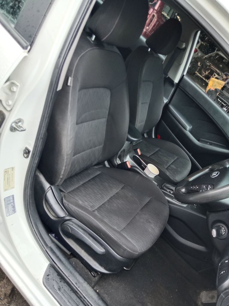 Kia Cerato 2014 hatchback White Wrecking