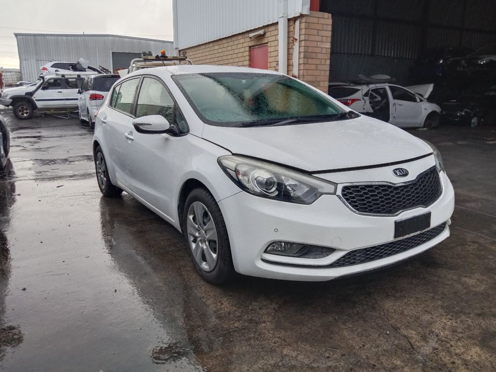 Kia Cerato 2014 hatchback White Wrecking