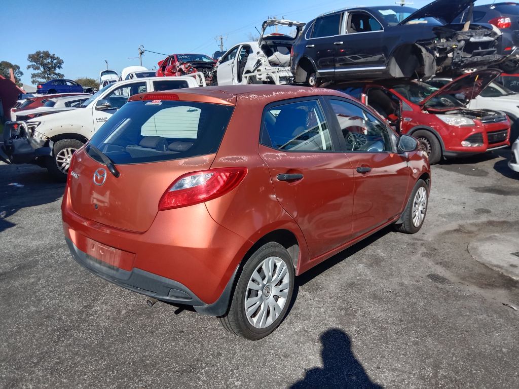 Mazda 2 2010 orange Wrecking