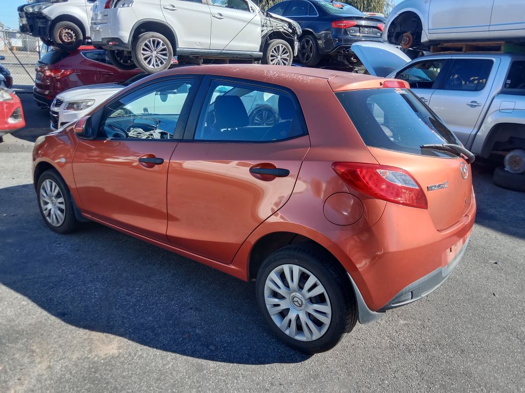 Mazda 2 2010 orange Wrecking