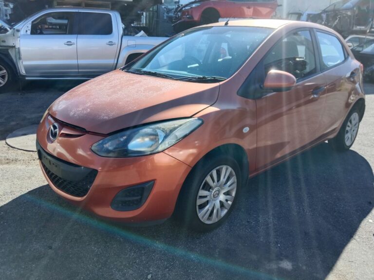 Mazda 2 2010 orange Wrecking