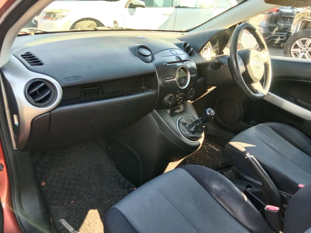 Mazda 2 2010 orange Wrecking
