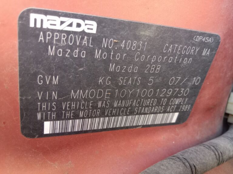 Mazda 2 2010 orange Wrecking