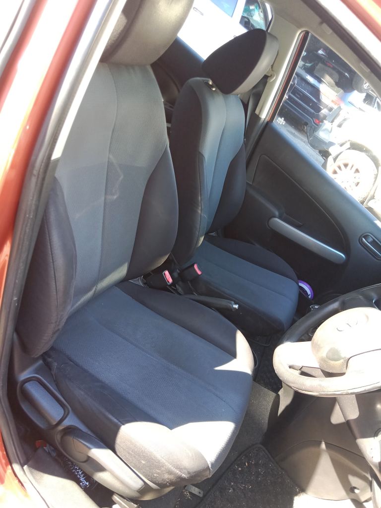 Mazda 2 2010 orange Wrecking