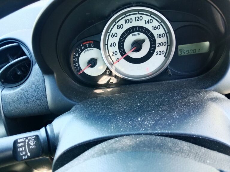 Mazda 2 2010 orange Wrecking