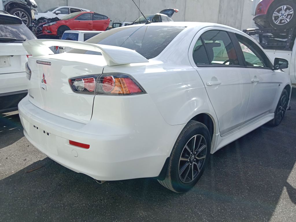Mitsubishi Lancer 2017 White Wrecking