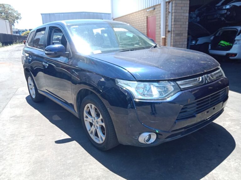 Mitsubishi Outlander 2012 Blue Wrecking