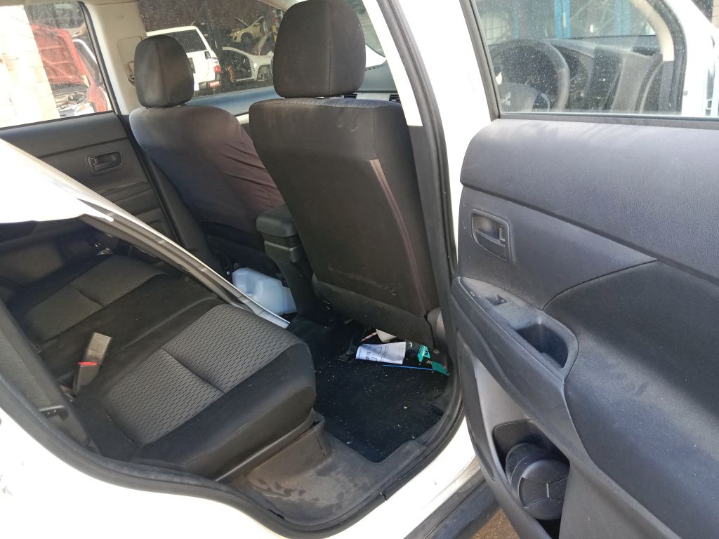 Mitsubishi Outlander 2013 White Wrecking