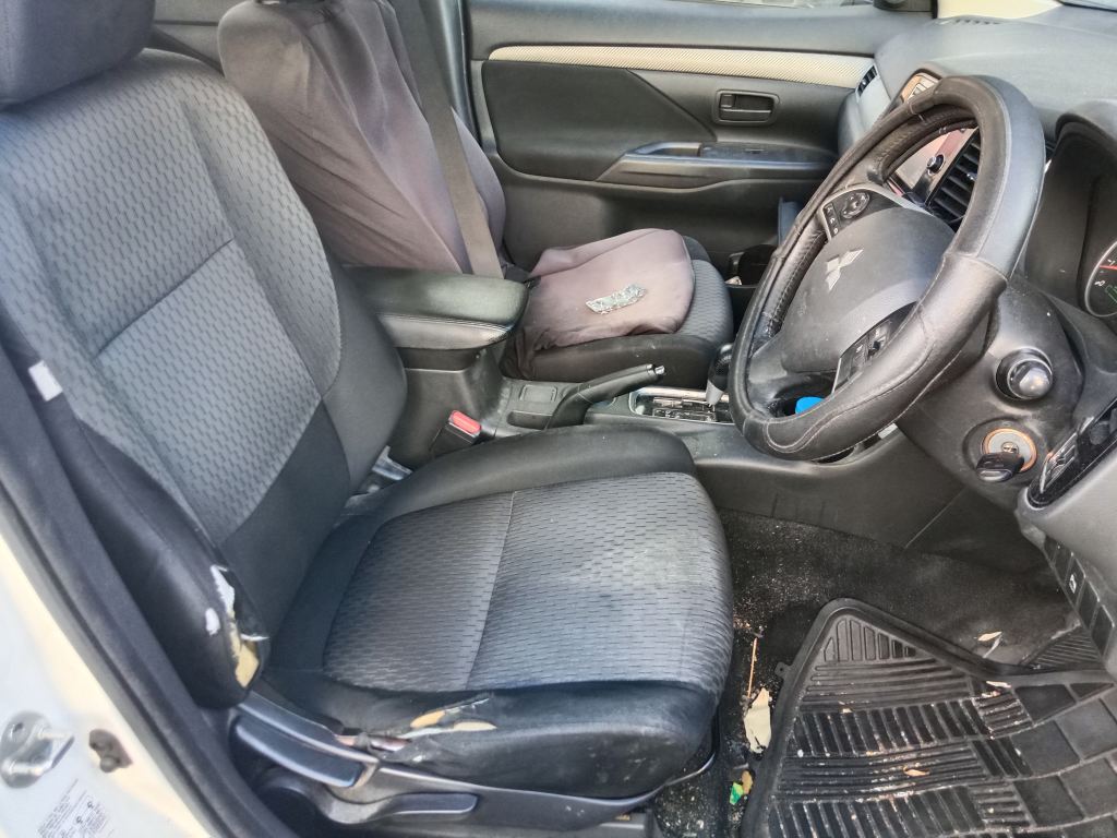 Mitsubishi Outlander 2013 White Wrecking