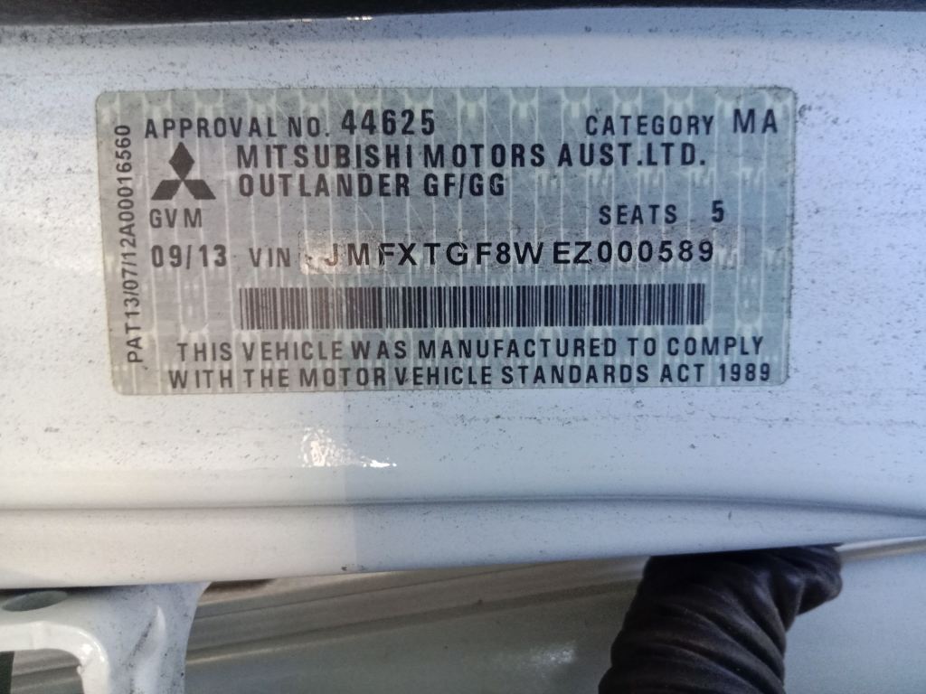 Mitsubishi Outlander 2013 White Wrecking