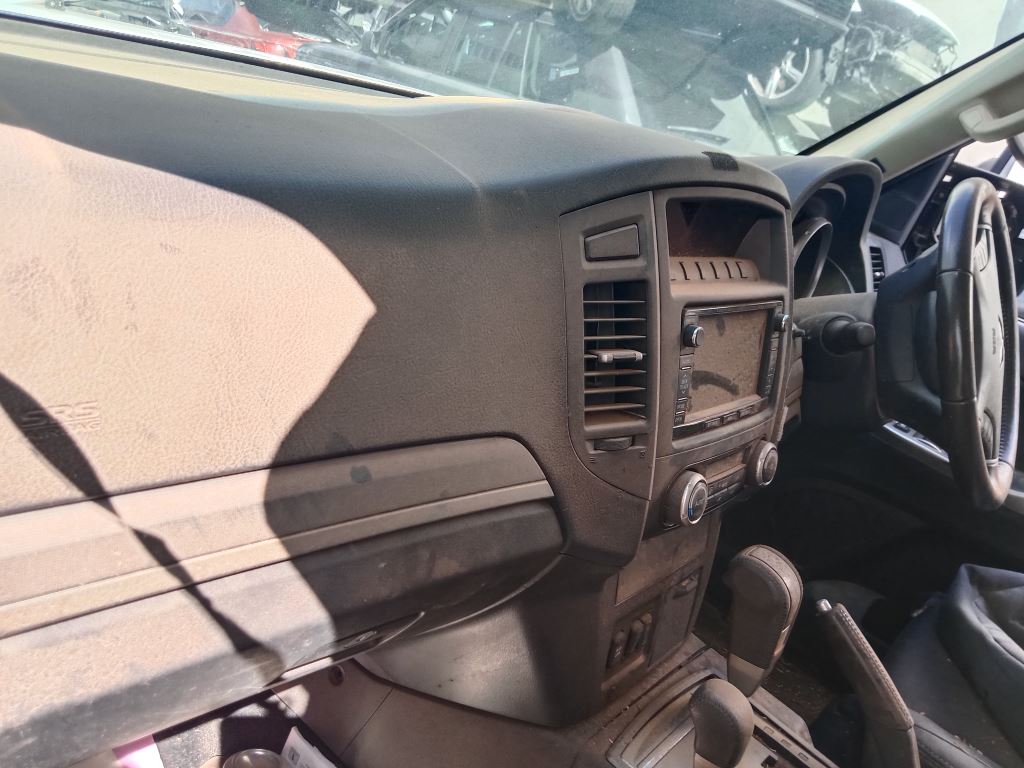 Mitsubishi Pajero 2013 White Wrecking