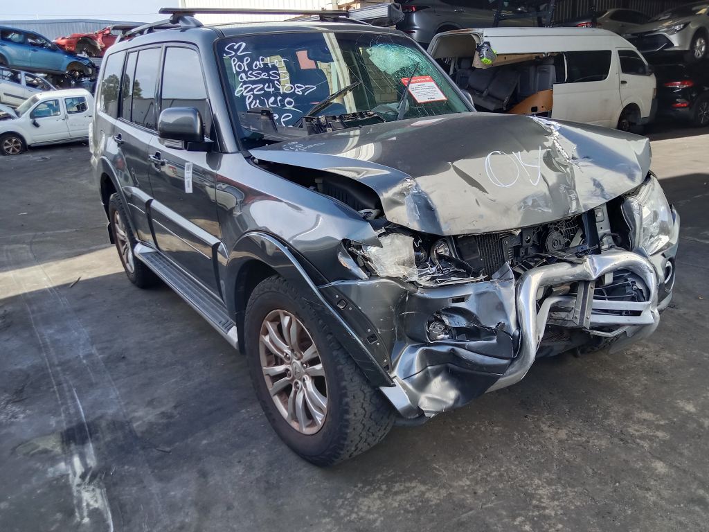 Mitsubishi Pajero 2014 Grey Wrecking