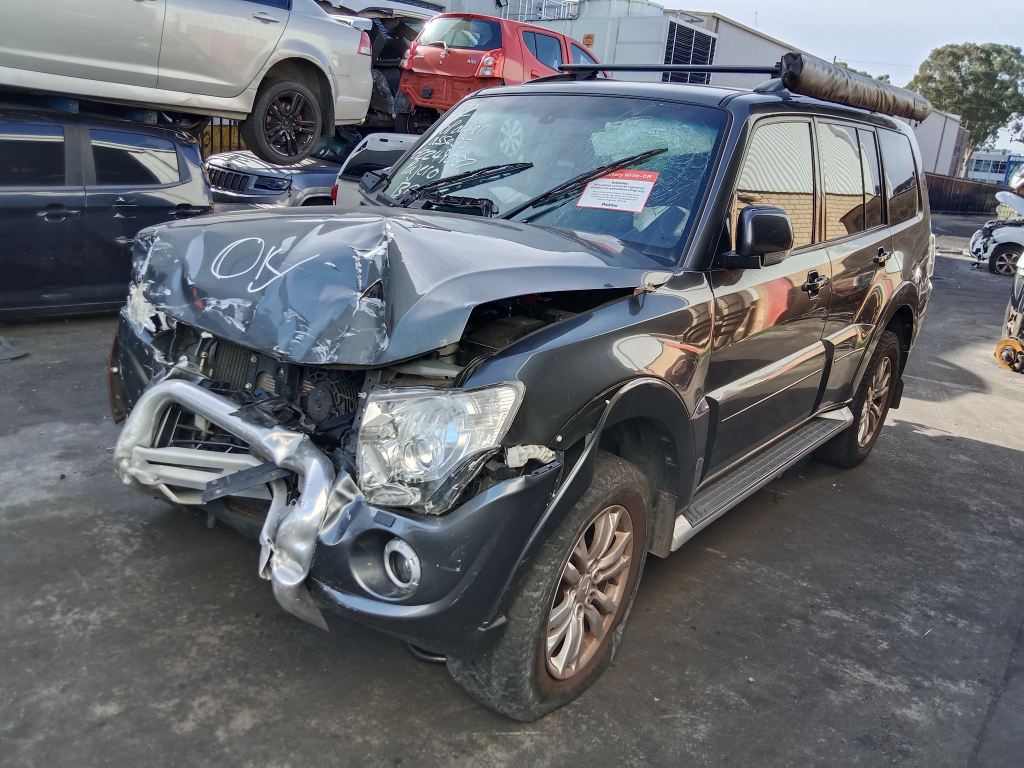 Mitsubishi Pajero 2014 Grey Wrecking
