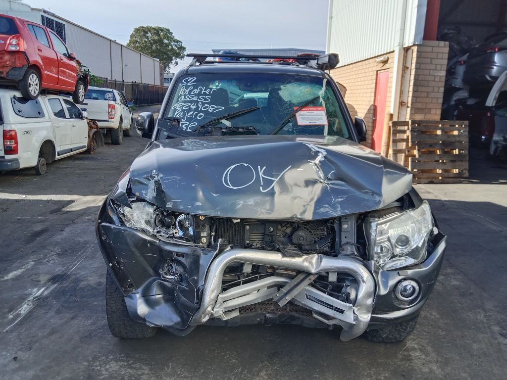 Mitsubishi Pajero 2014 Grey Wrecking