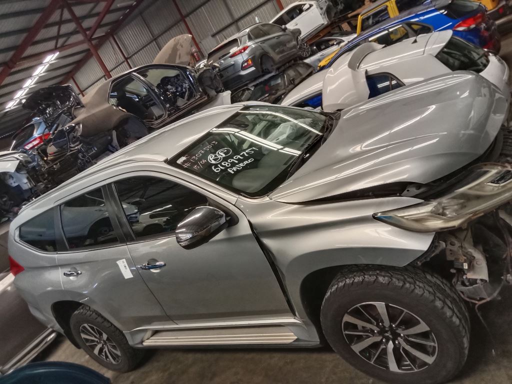 Mitsubishi Pajero Sport 2017 Silver Wrecking