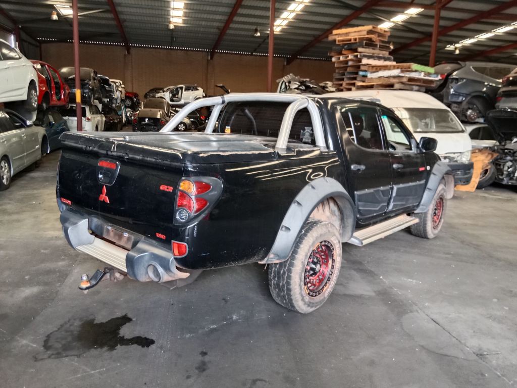 Mitsubishi Triton 2011 Black Wrecking