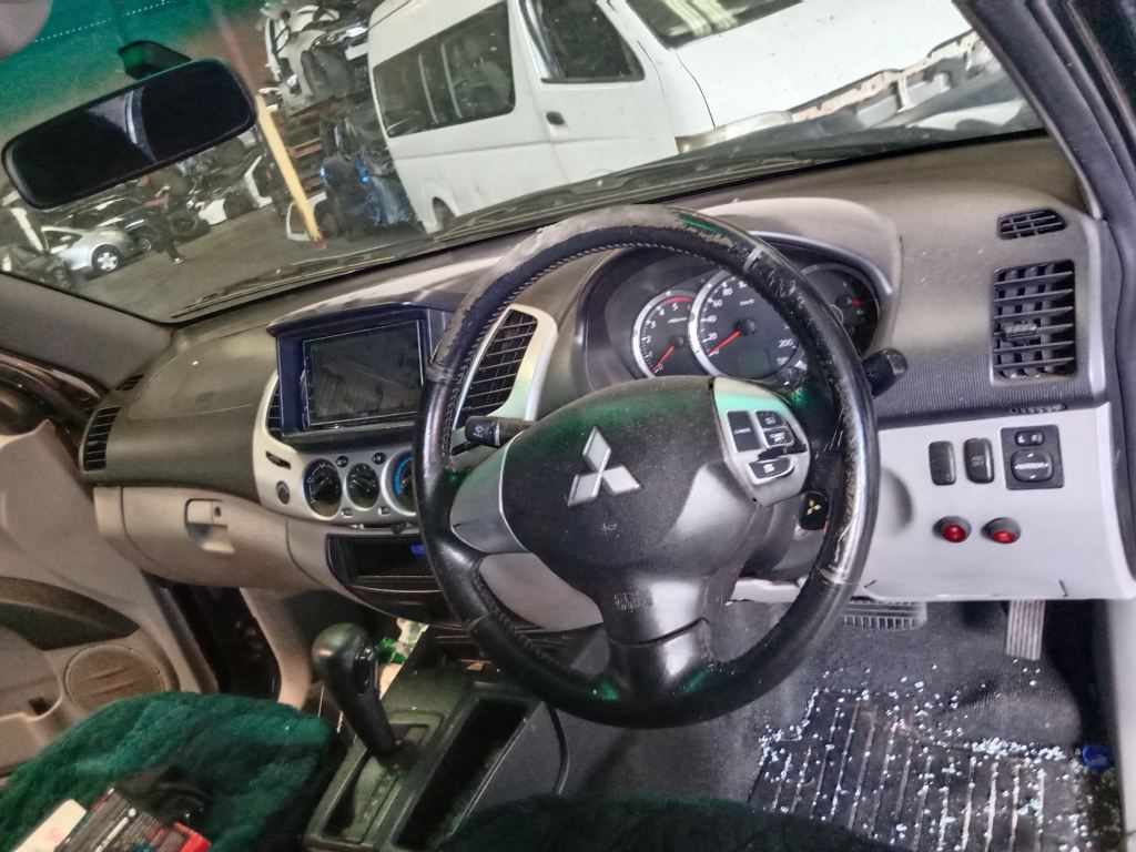 Mitsubishi Triton 2011 Black Wrecking