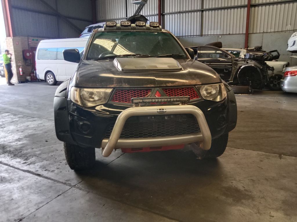 Mitsubishi Triton 2011 Black Wrecking