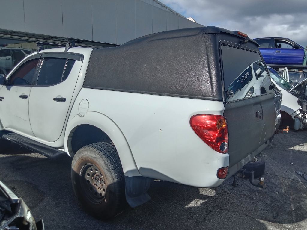 Mitsubishi Triton 2012 White Wrecking