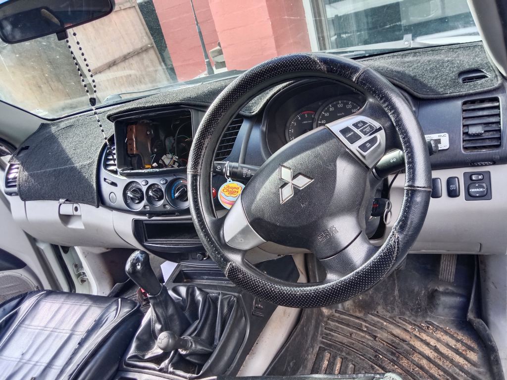 Mitsubishi Triton 2012 White Wrecking
