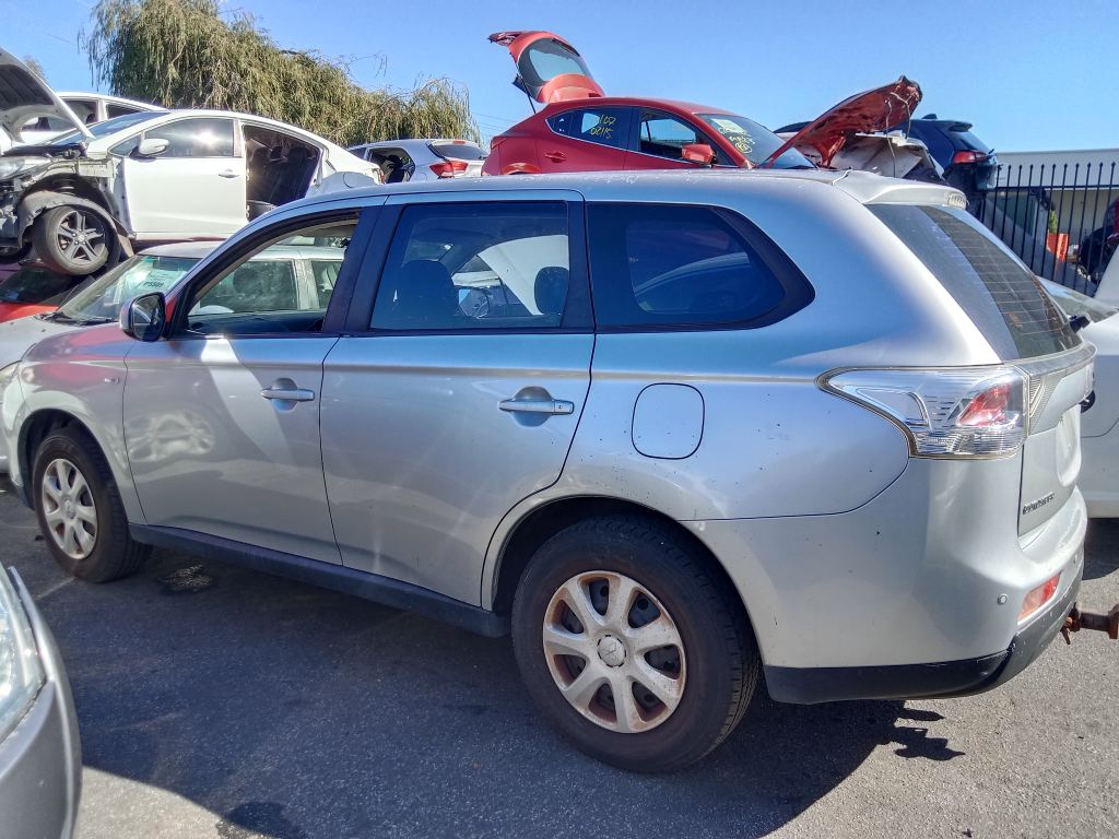 Mitsubishi outlander 2013 Silver Wrecking