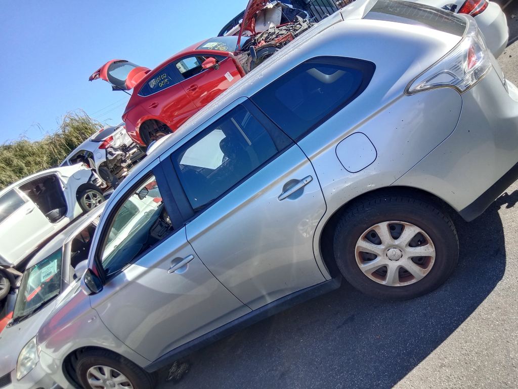 Mitsubishi outlander 2013 Silver Wrecking